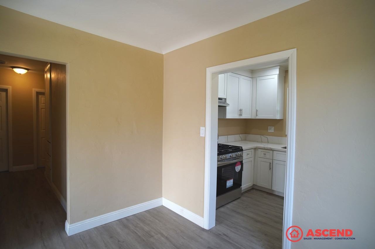 408 Wilkins St - Photo 6 of 21