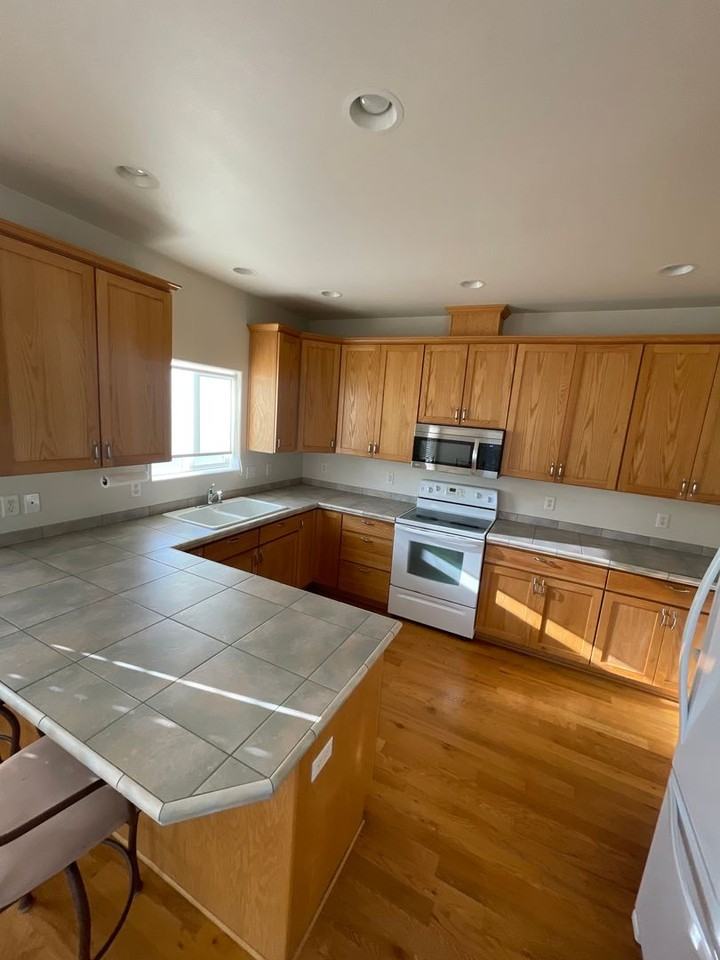 3406 Nw Essex Ct - Photo 4 of 36