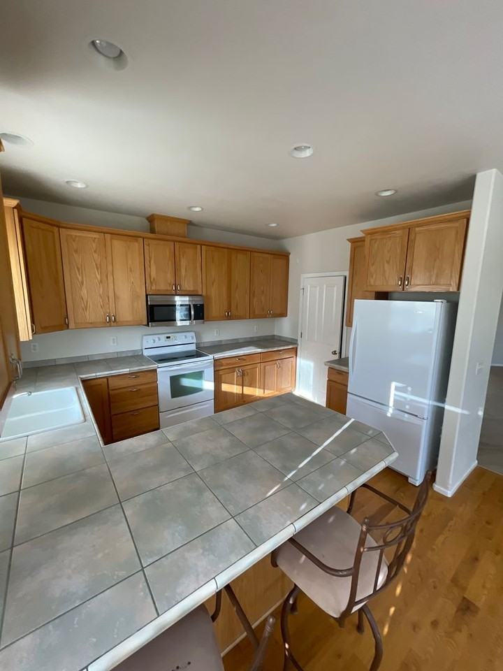 3406 Nw Essex Ct - Photo 5 of 36