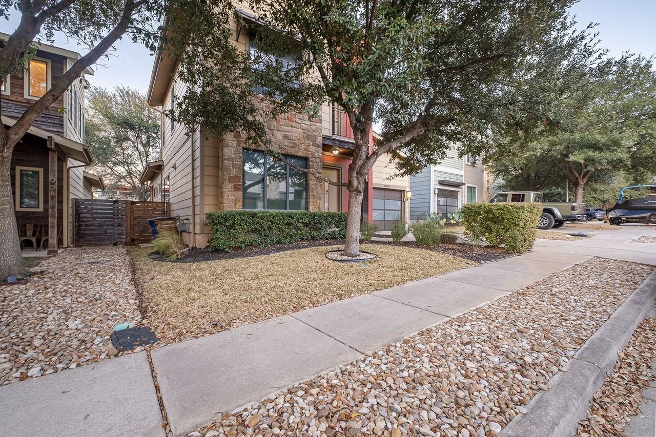 904 Freewater Ln - Photo 3 of 27