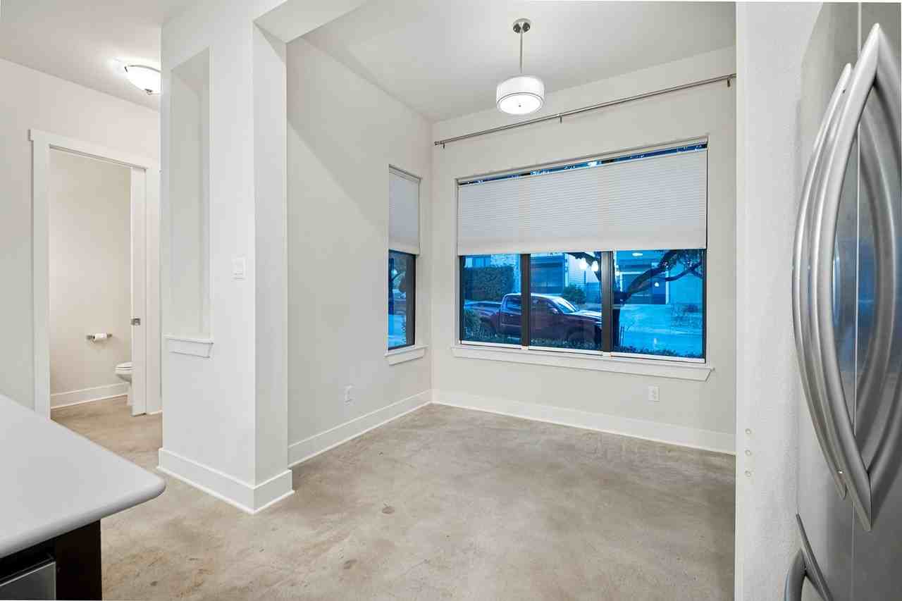 904 Freewater Ln - Photo 6 of 27