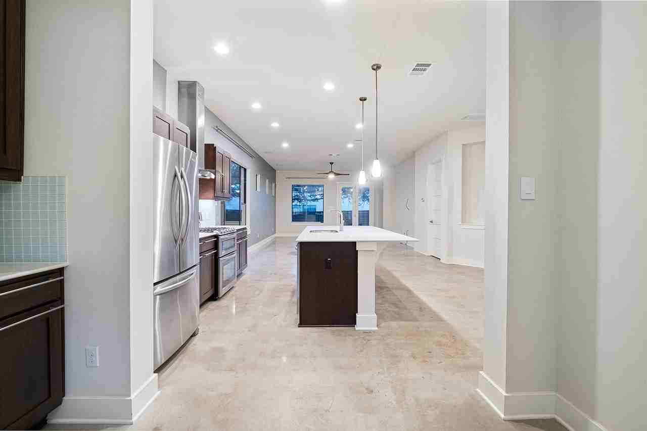 904 Freewater Ln - Photo 7 of 27