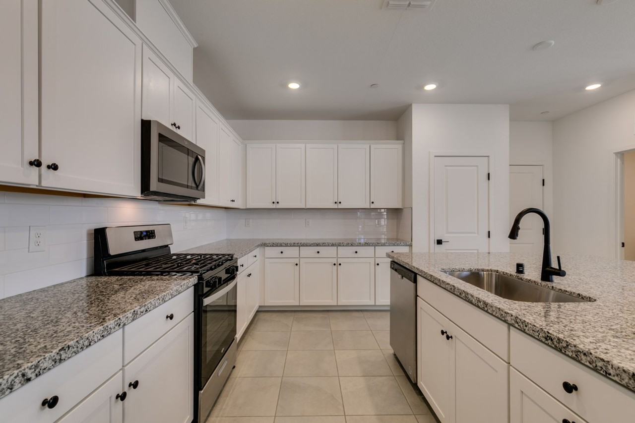 3723 Trancoso Ave - Photo 3 of 43
