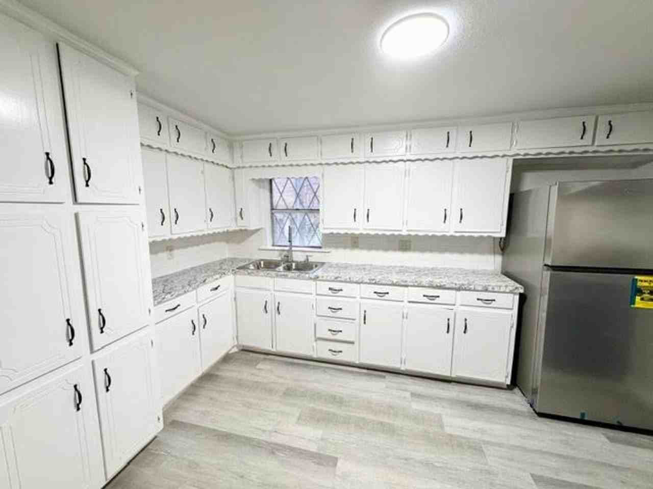 107 S Harrison St - Photo 7 of 15