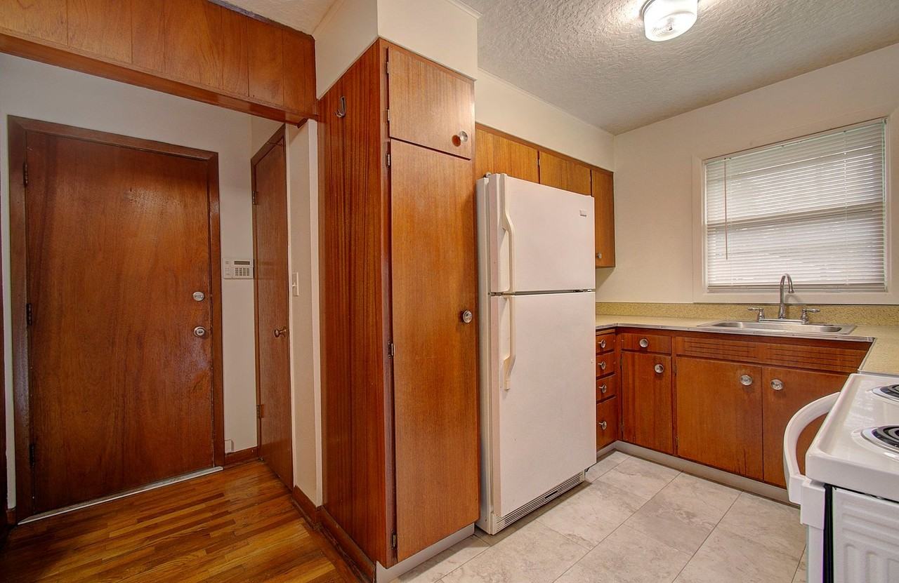 4706 Sheridan Dr - Photo 7 of 16