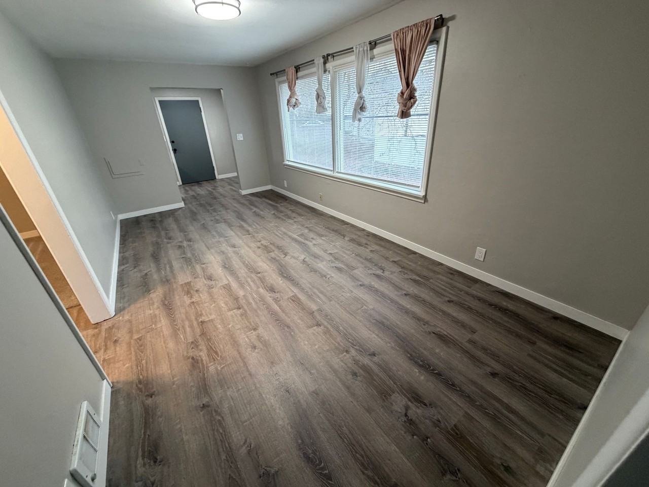 Monroe Apartments! - Photo 2 of 9