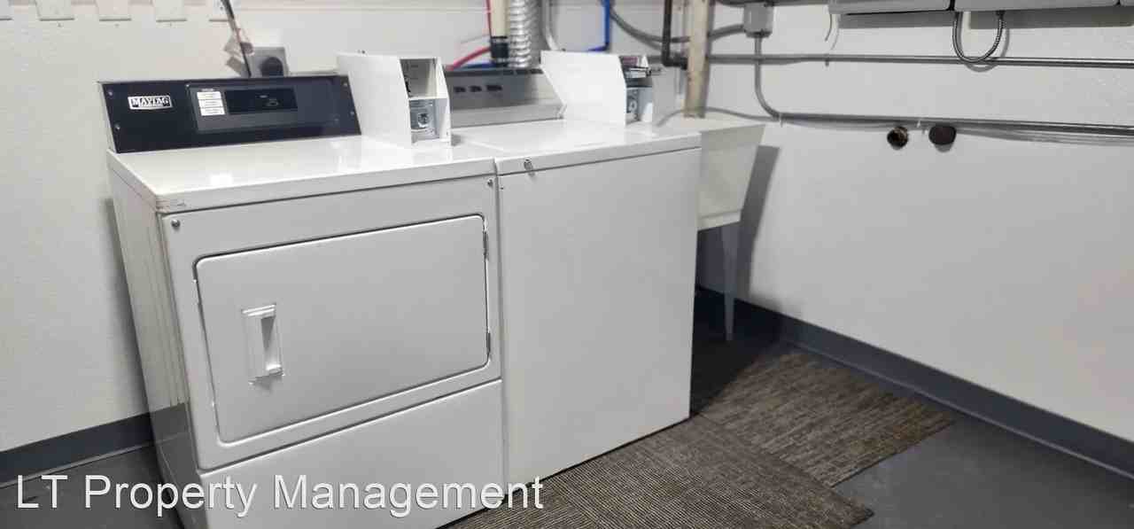 Monroe Apartments! - Photo 4 of 9