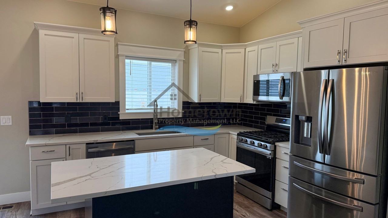 215 S Hills St - Photo 6 of 35