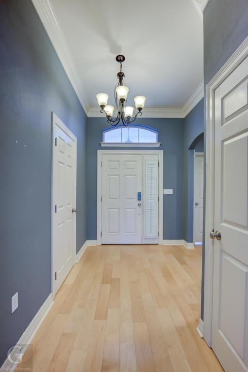 407 Whitefield Ct - Photo 3 of 17