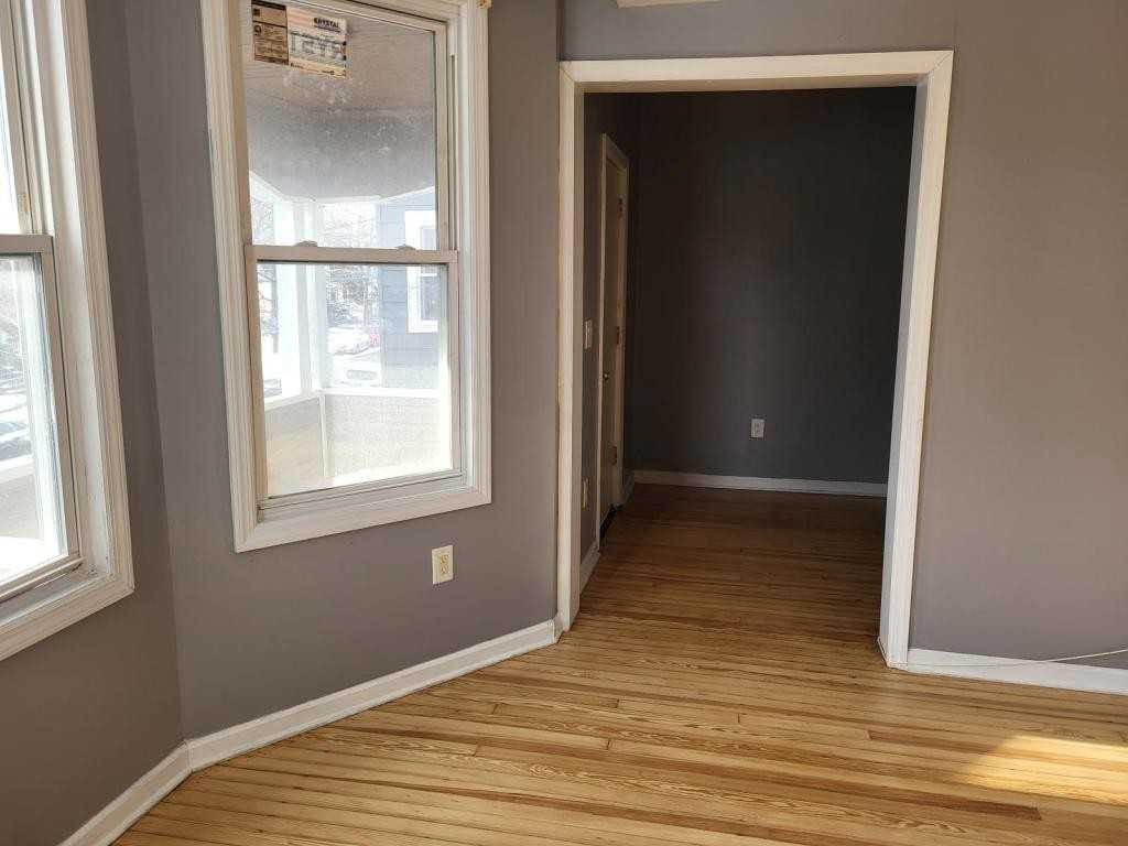 93 Hopkins Pl - Photo 2 of 5