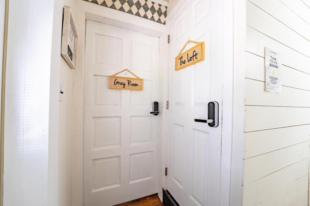 714 E Jefferson St Loft Suite - Photo 5 of 22