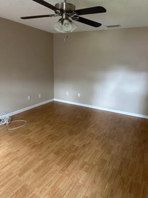 1105 Santa Cruz Ave - Photo 2 of 13