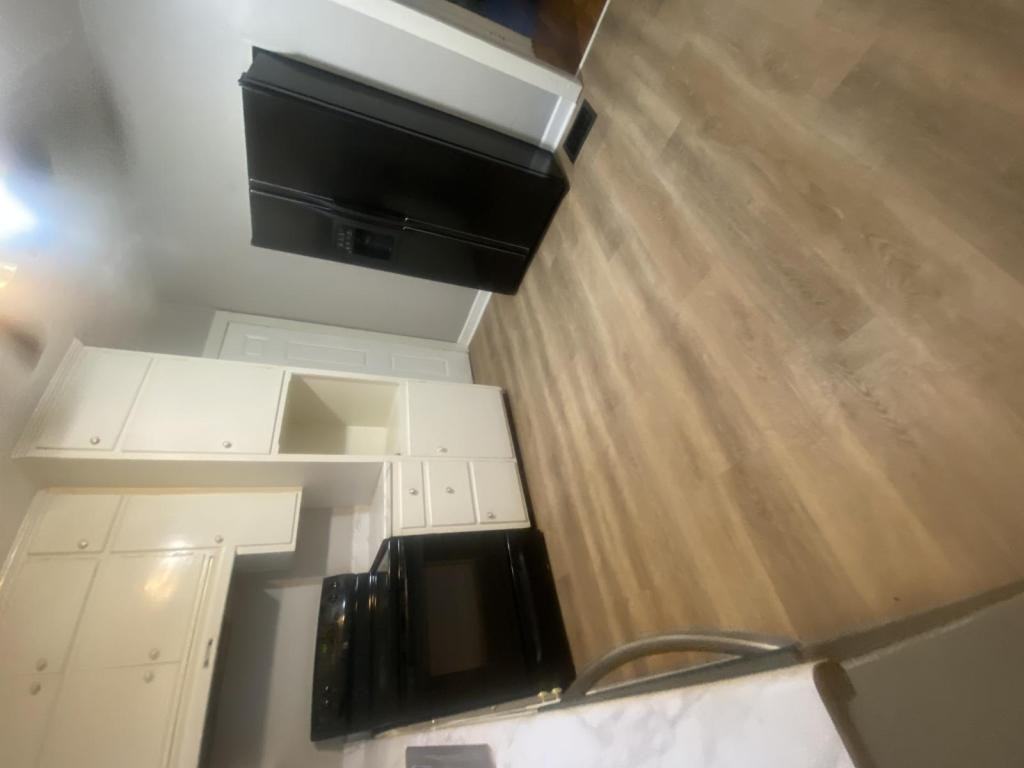 526 S Crescent Ave - Photo 5 of 11