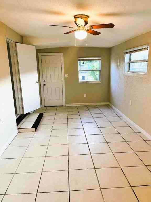 10367 109th Ave - Photo 3 of 31