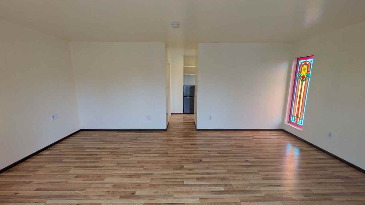 1704 Bay St - Photo 2 of 8