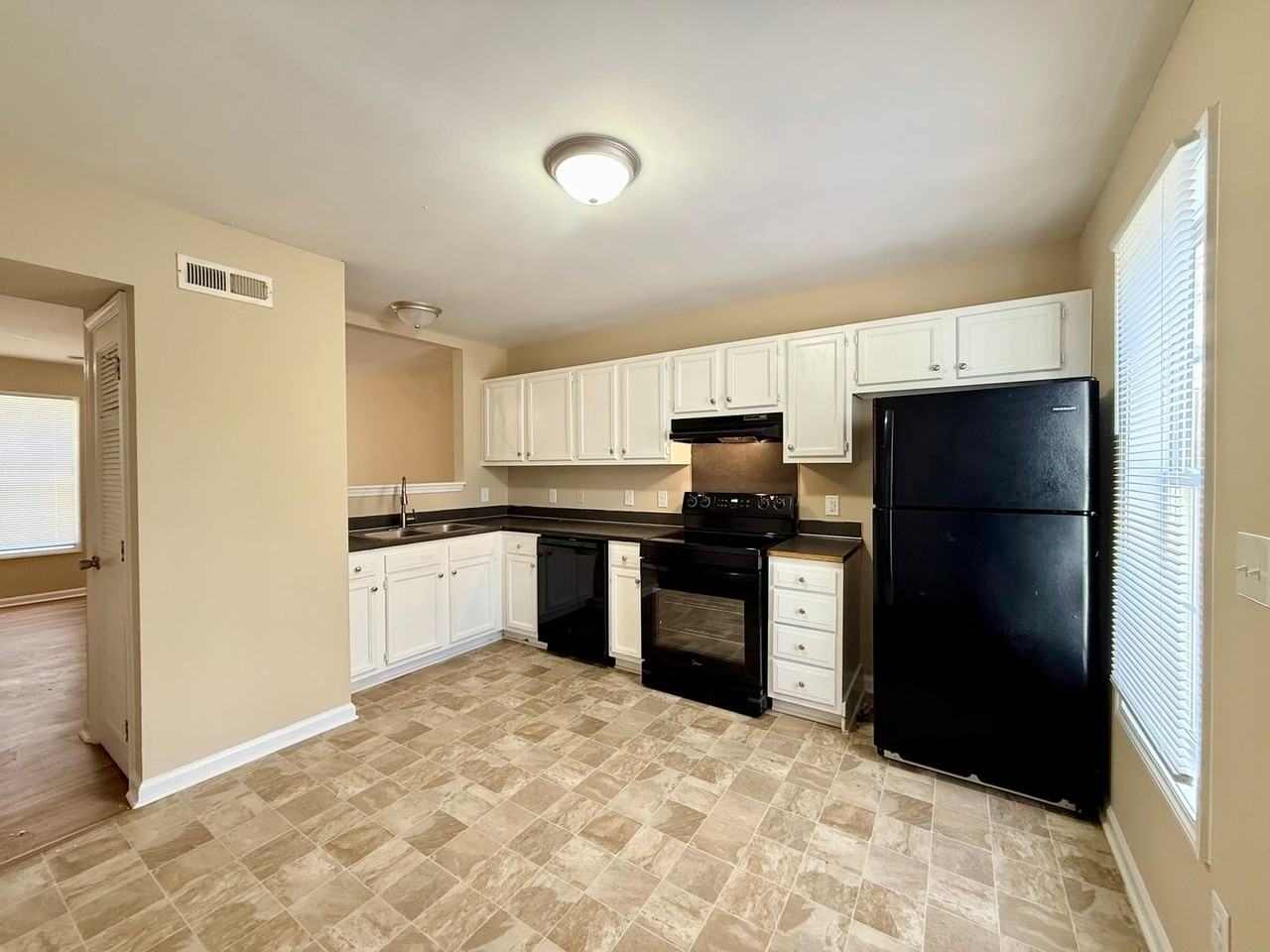 461 Allison St Nw - Photo 3 of 9