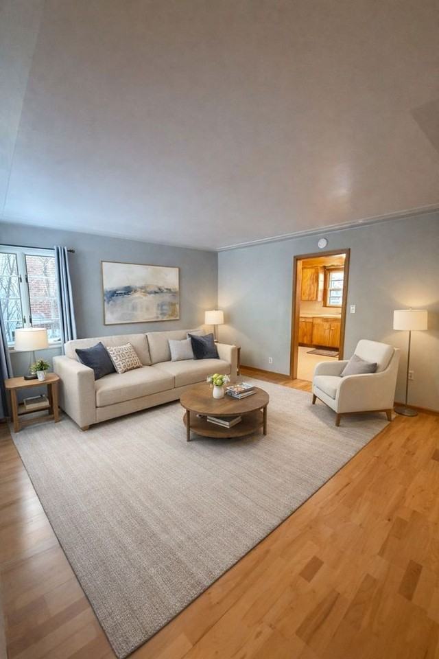 4621 Oneida St - Photo 4 of 14