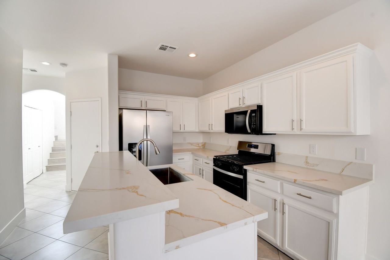 5924 W Santoli Ave - Photo 6 of 38