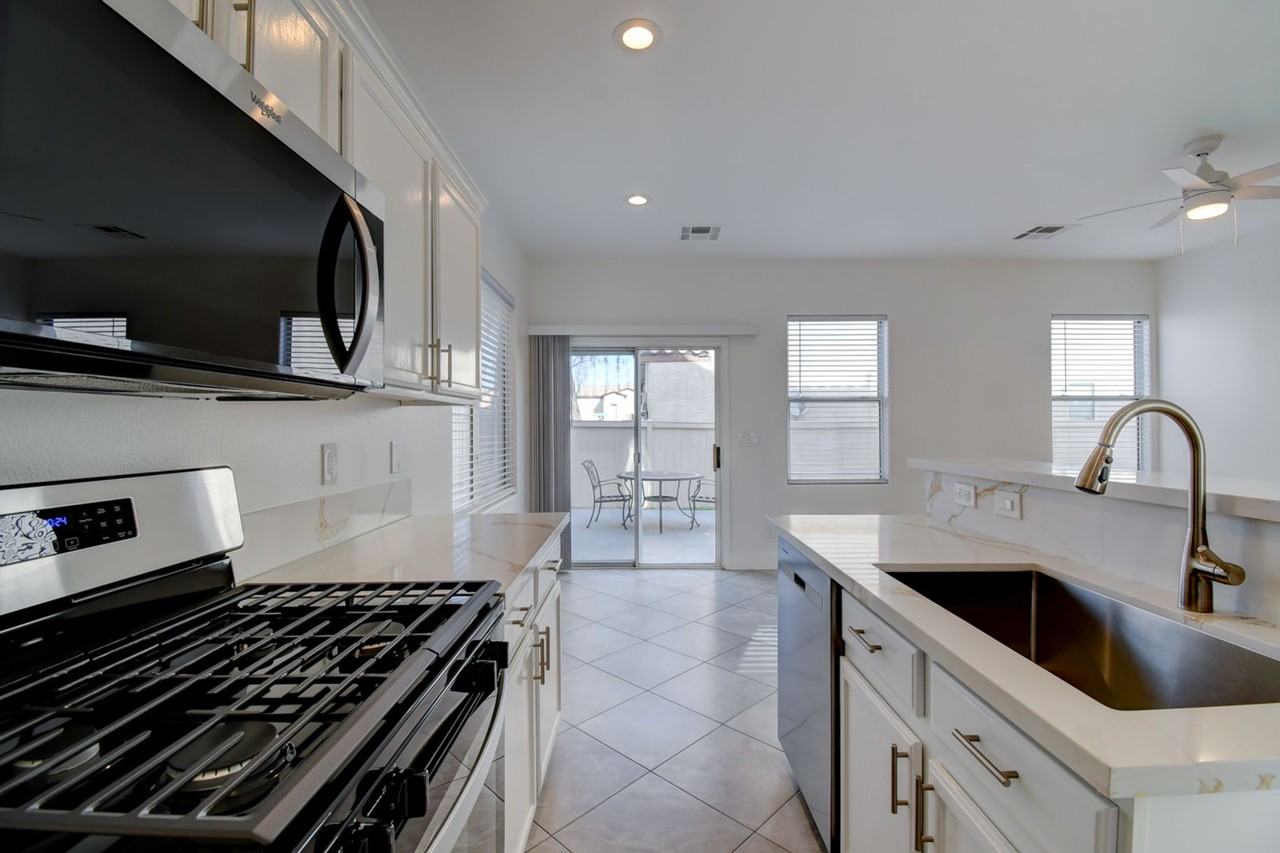 5924 W Santoli Ave - Photo 7 of 38