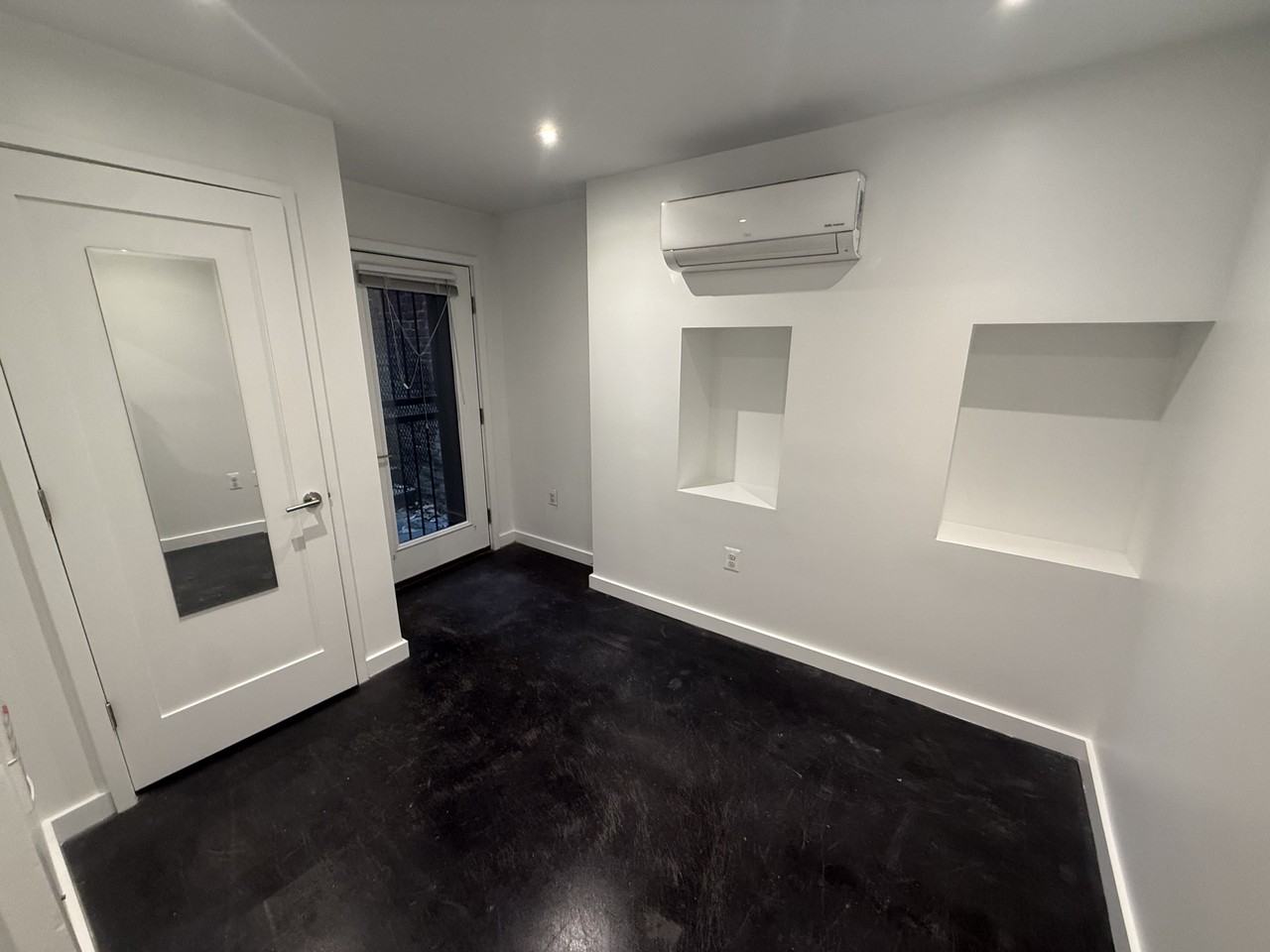 915 R St Nw #B - Photo 6 of 22