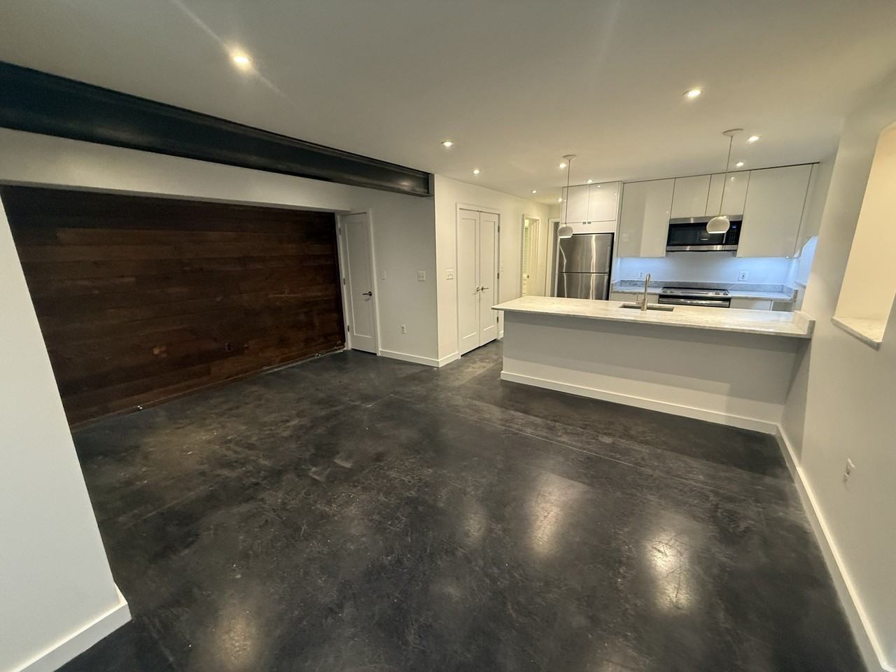 915 R St Nw #B - Photo 4 of 22