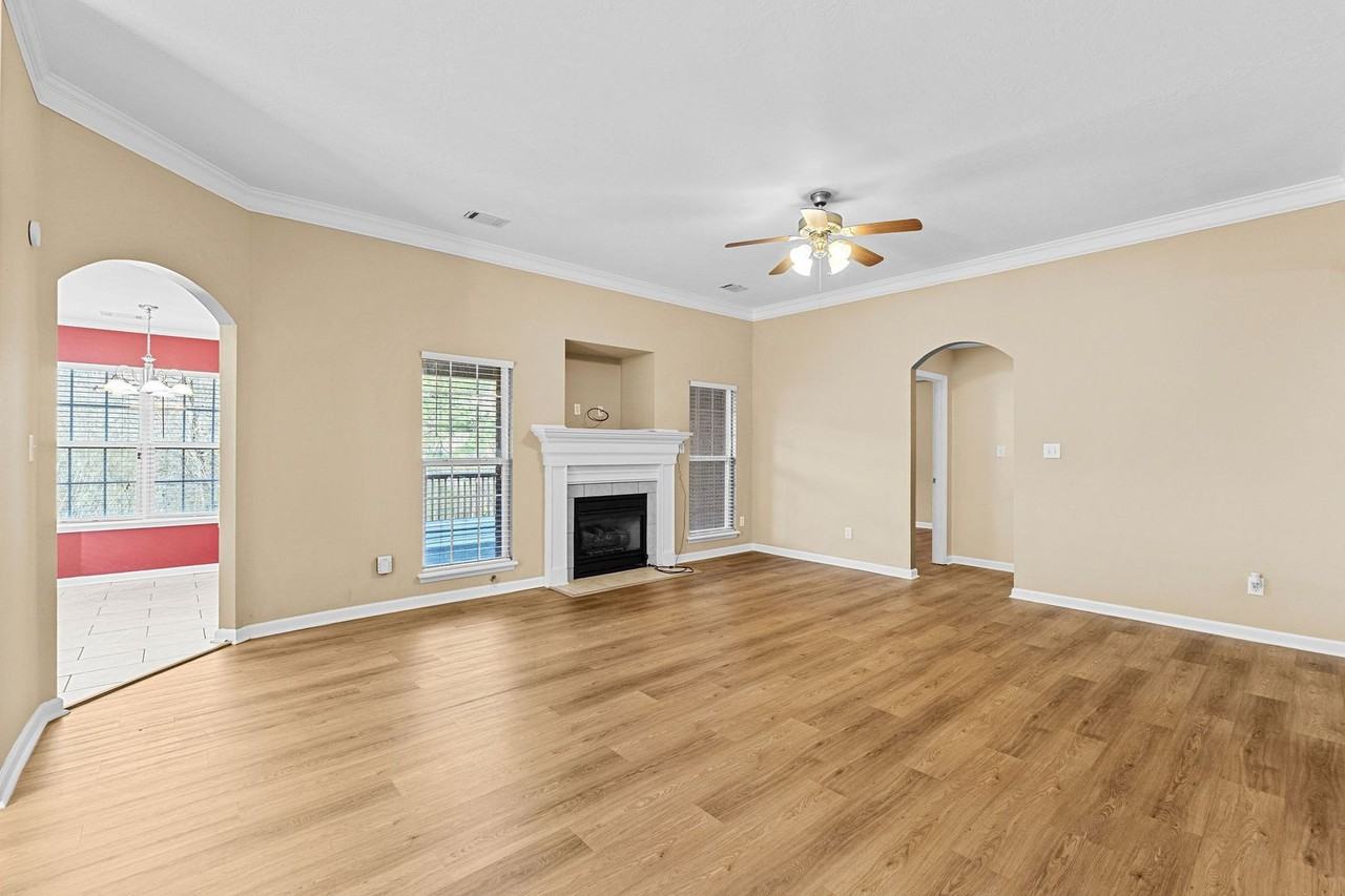 934 Sedgefield Cir - Photo 5 of 39