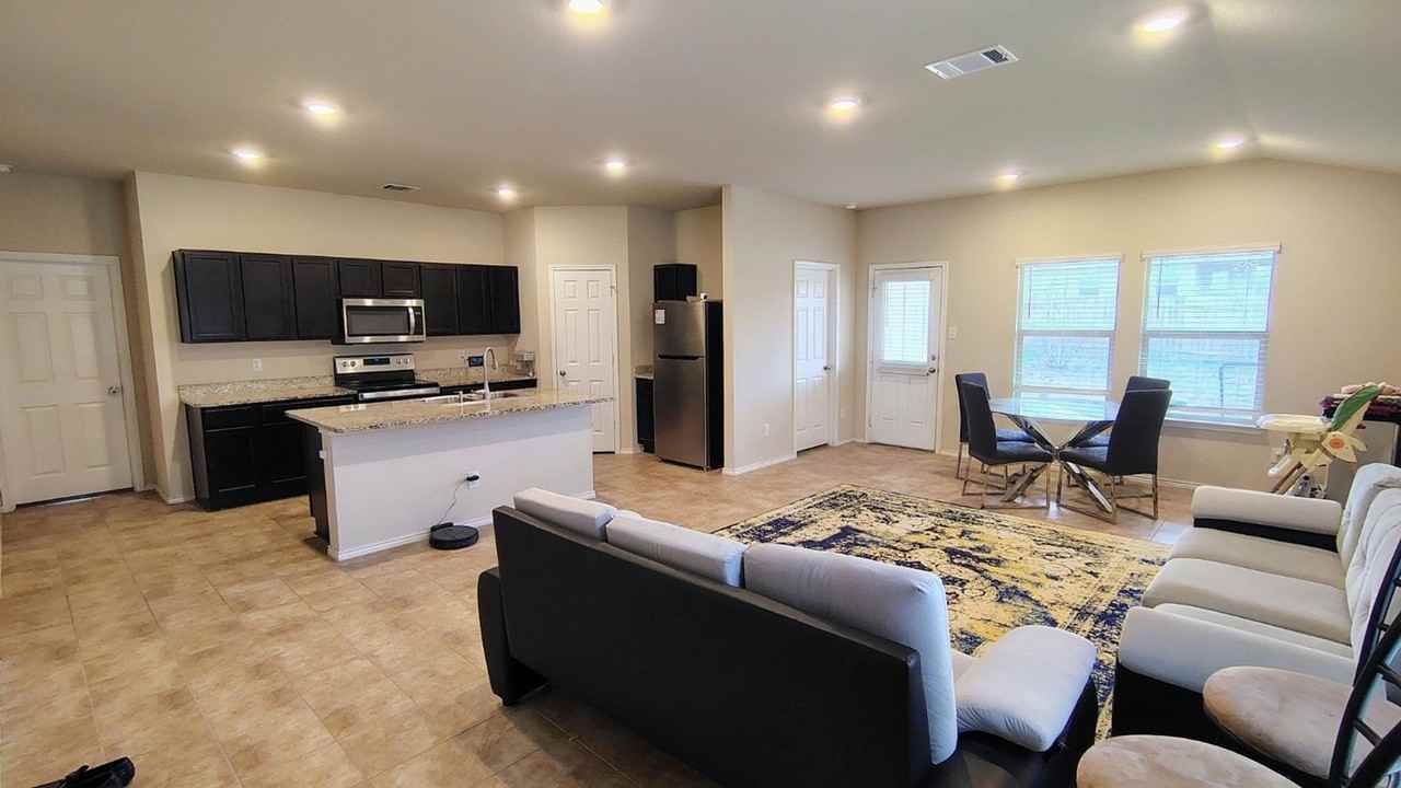 9609 Falme Ln - Photo 4 of 16