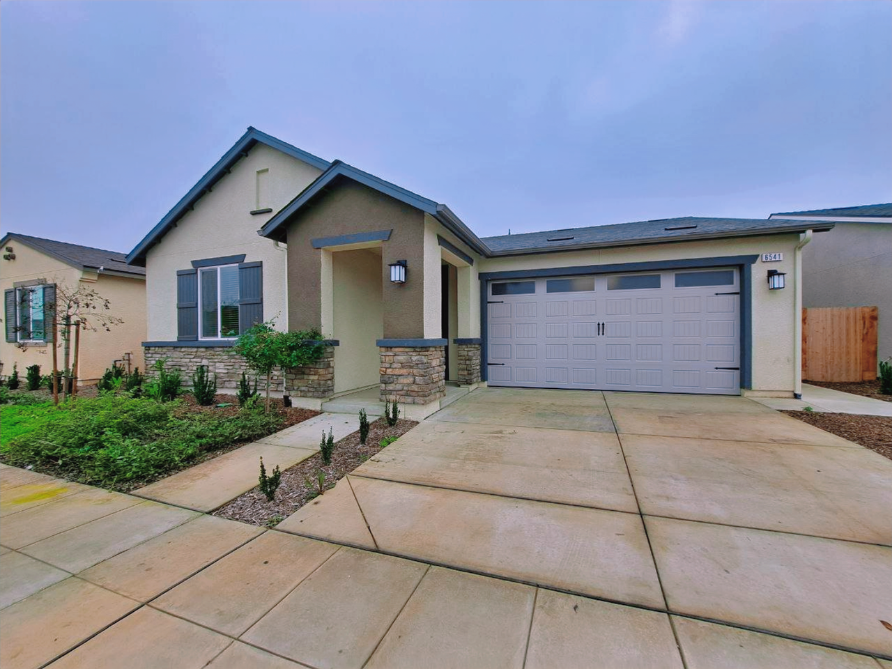 6541 E Carmen Ave - Photo 2 of 29