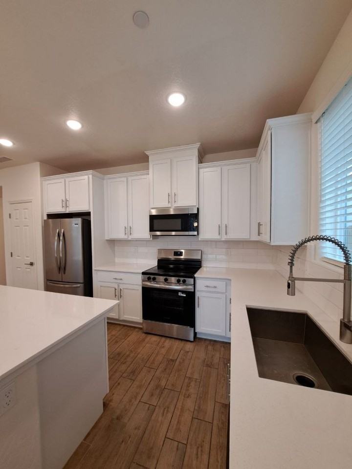 6541 E Carmen Ave - Photo 5 of 29