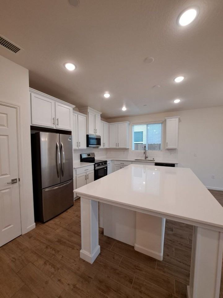 6541 E Carmen Ave - Photo 7 of 29