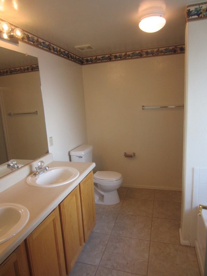 7583 S Wildberry Ave - Photo 6 of 8