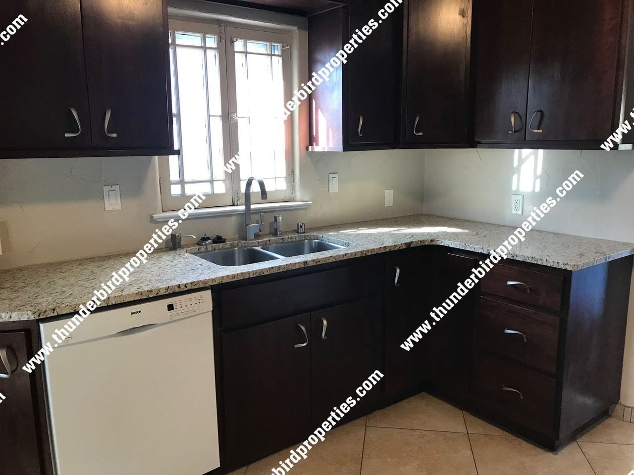 2128 Oxford Ave Se - Photo 3 of 15