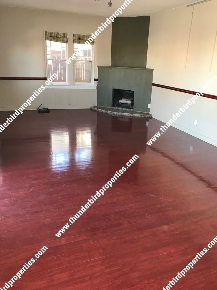 2128 Oxford Ave Se - Photo 4 of 15