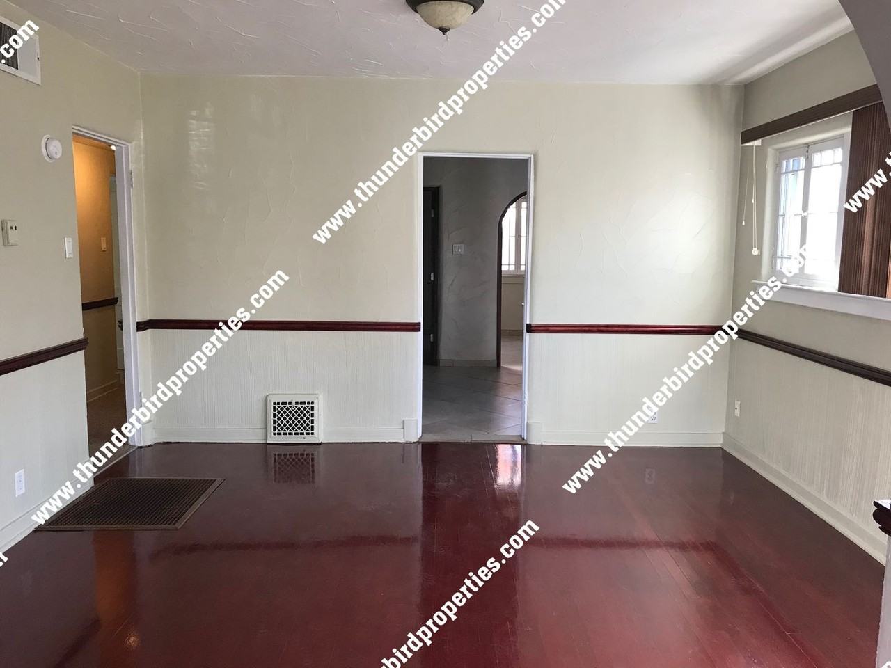 2128 Oxford Ave Se - Photo 5 of 15