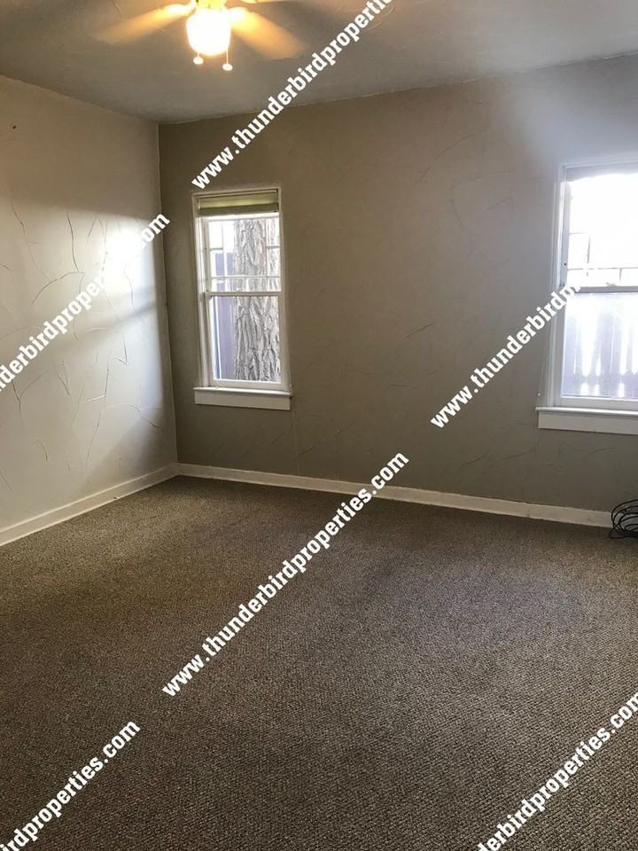 2128 Oxford Ave Se - Photo 6 of 15