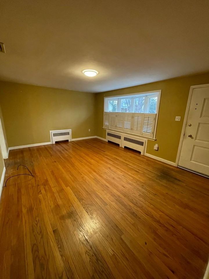 910 Shreiner Ave - Photo 2 of 11