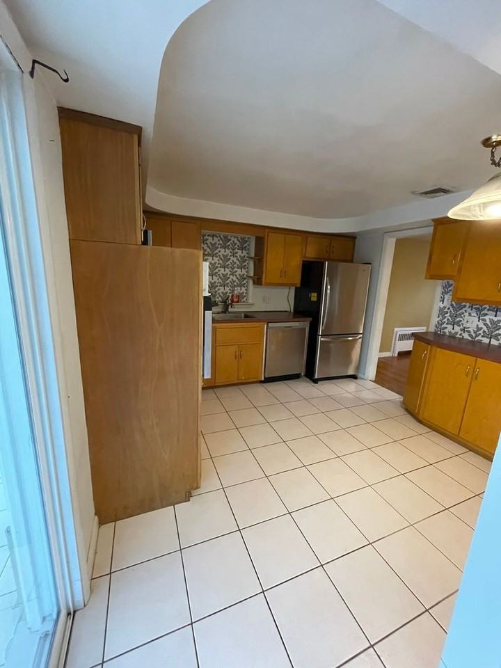 910 Shreiner Ave - Photo 3 of 11