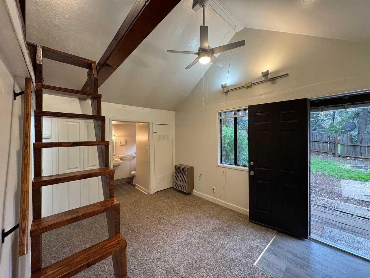 18551 N Cherry Creek Rd - Photo 2 of 14