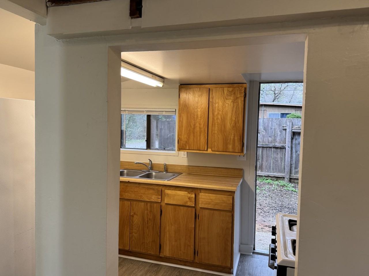 18551 N Cherry Creek Rd - Photo 6 of 14