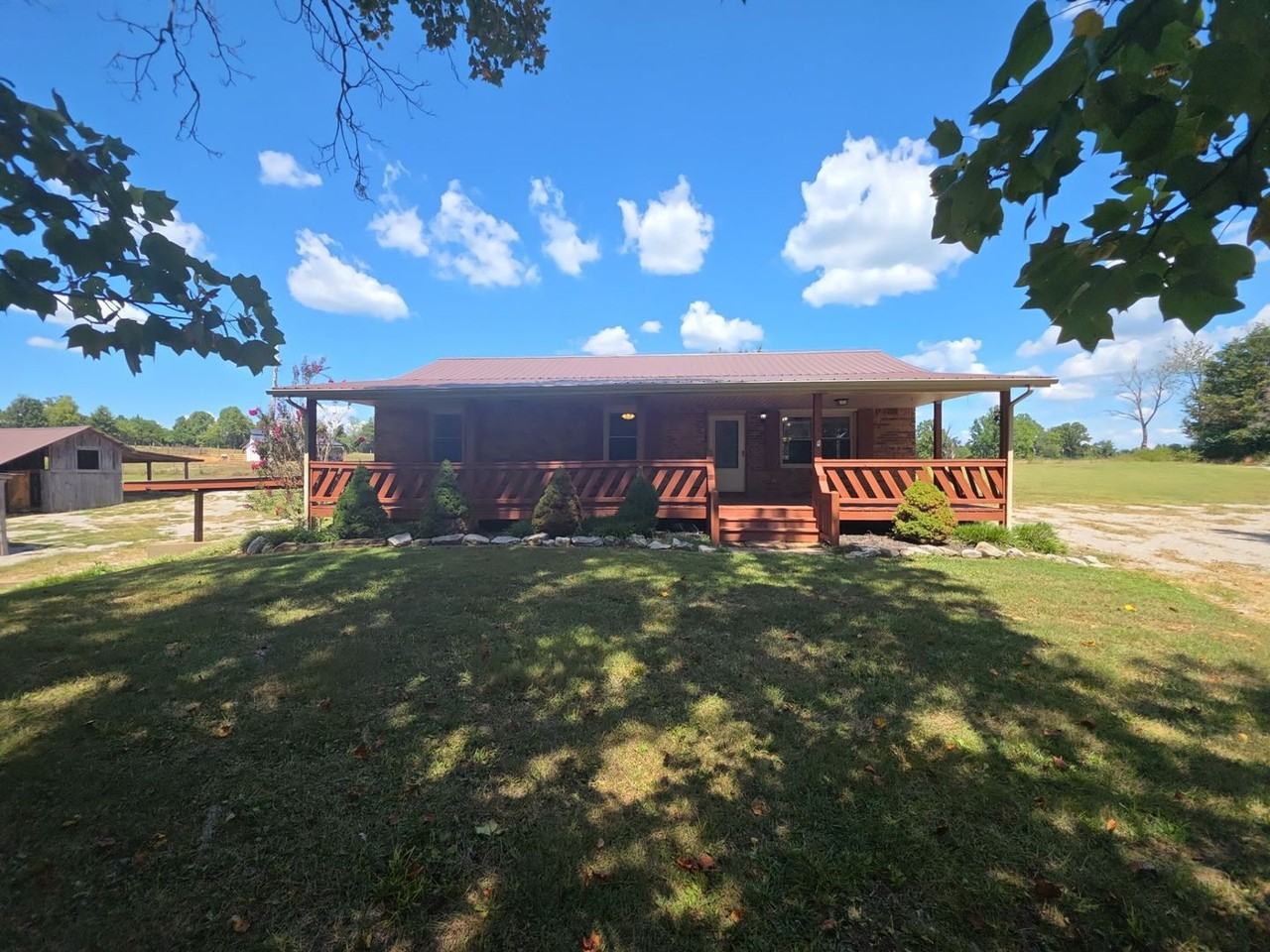 139 Moore Rd - Photo 2 of 20