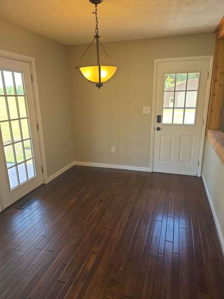 139 Moore Rd - Photo 4 of 20