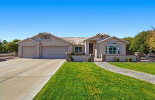 featured image of 1426 N Omaha Cir