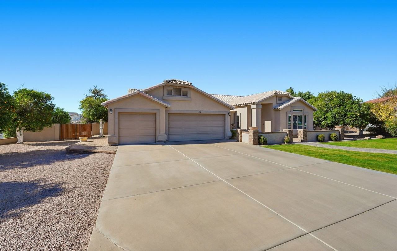 1426 N Omaha Cir - Photo 2 of 47