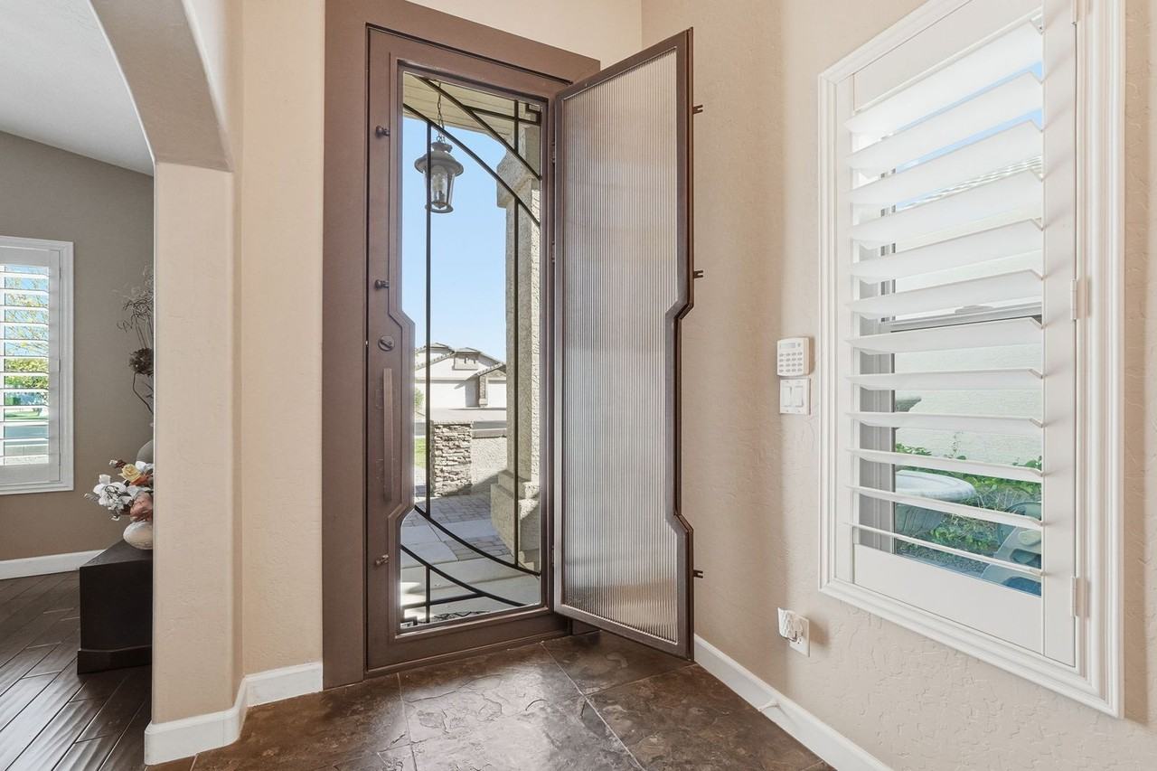 1426 N Omaha Cir - Photo 6 of 47