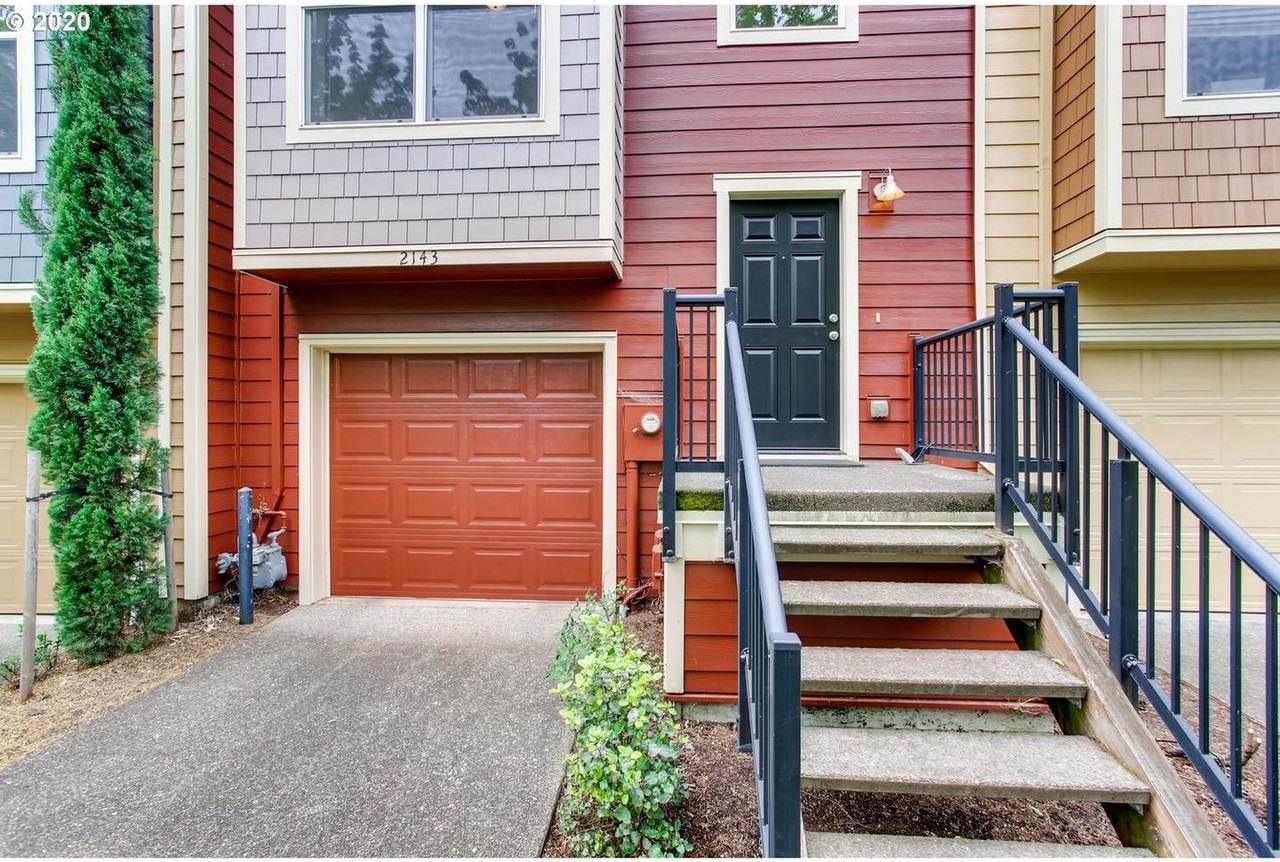 2143 Ne Sheffield Ave - Photo 2 of 32