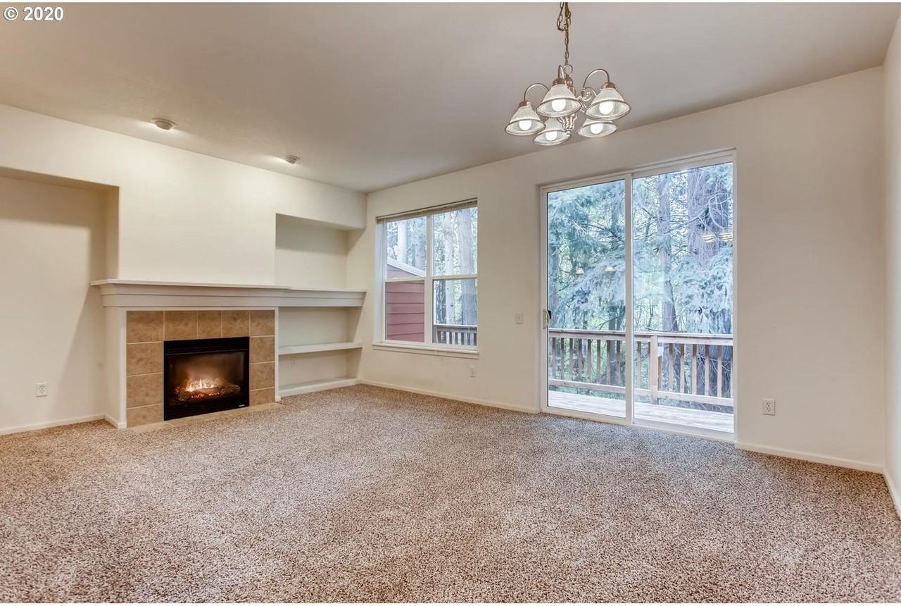 2143 Ne Sheffield Ave - Photo 3 of 32