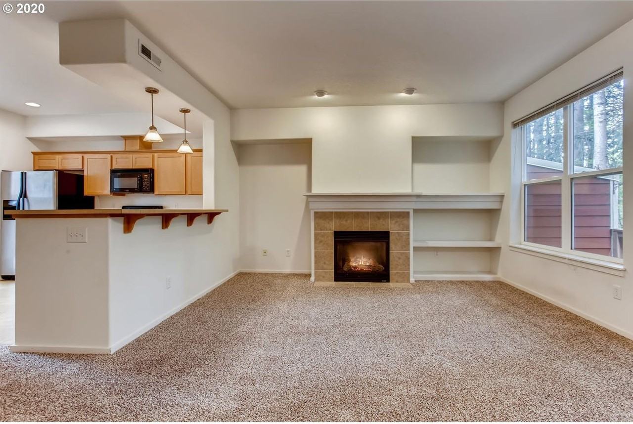 2143 Ne Sheffield Ave - Photo 5 of 32