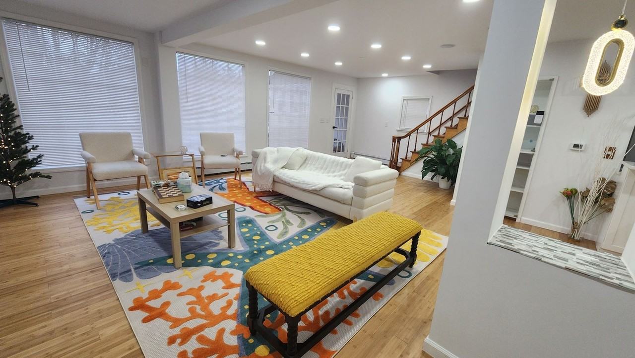 150 E Walnut St - Photo 3 of 24