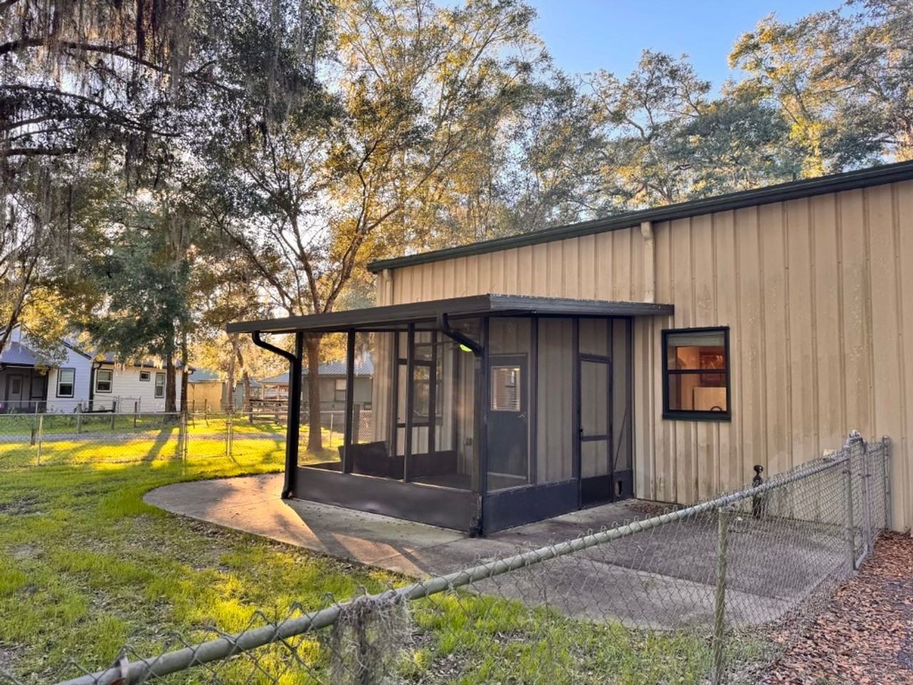 1467 Rivers Rd - Photo 3 of 26