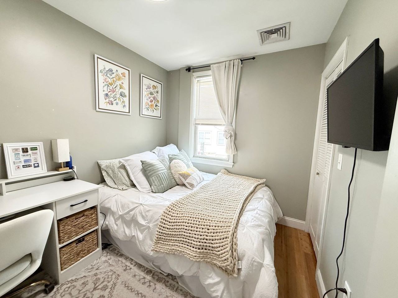 201 W 3rd St - Photo 5 of 14